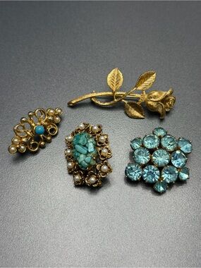 🙈2/$40 Vintage Turquoise Brooches lot
